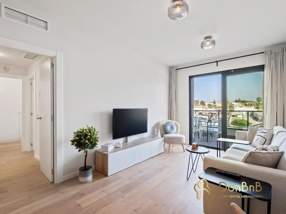 3 Bedrooms Mijas Suite Apartment With Pool Фуэнхирола